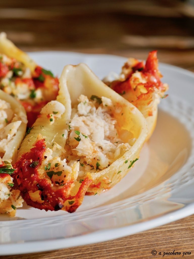 Conchiglioni rellenos de pescado al horno