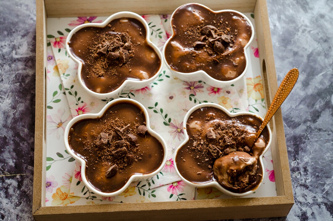 Copas con crema de ricotta, nata y chocolate