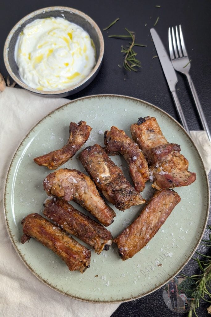 Costillas de cerdo: crujientes y jugosas con la freidora de aire de Benedetta Rossi