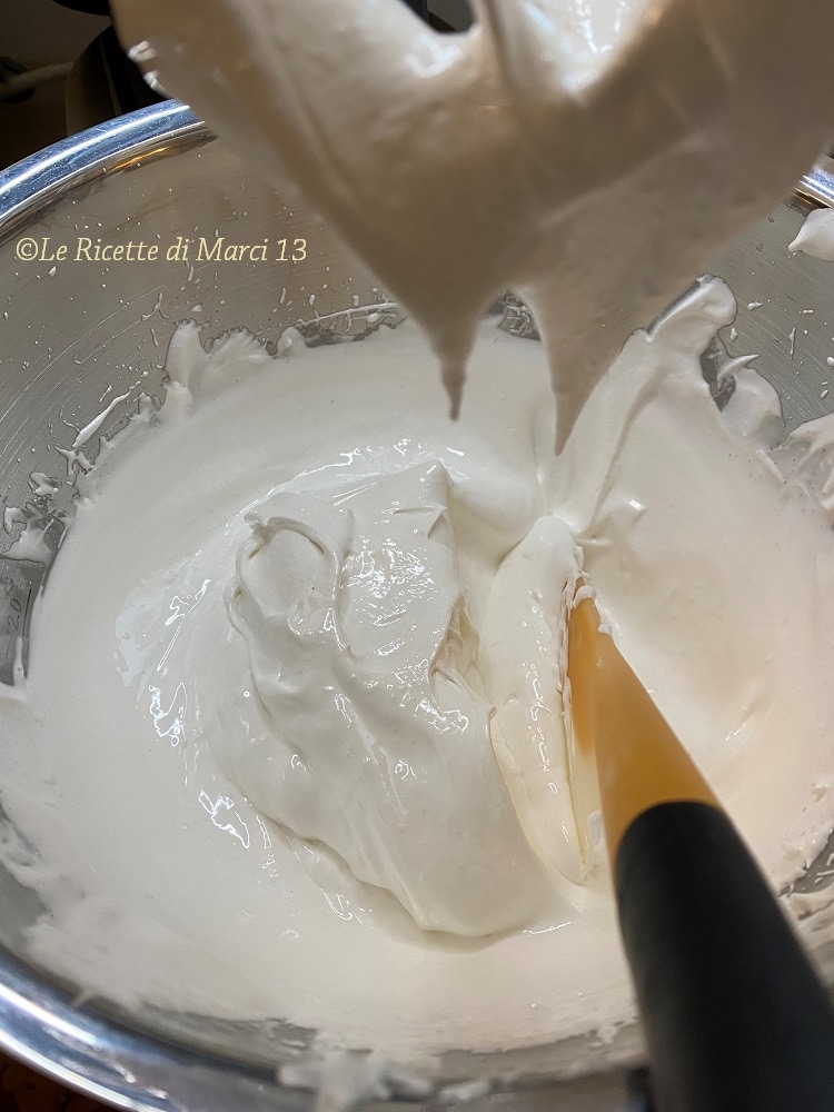 Coviglia napolitana antiguo semifrío de varios sabores merengue