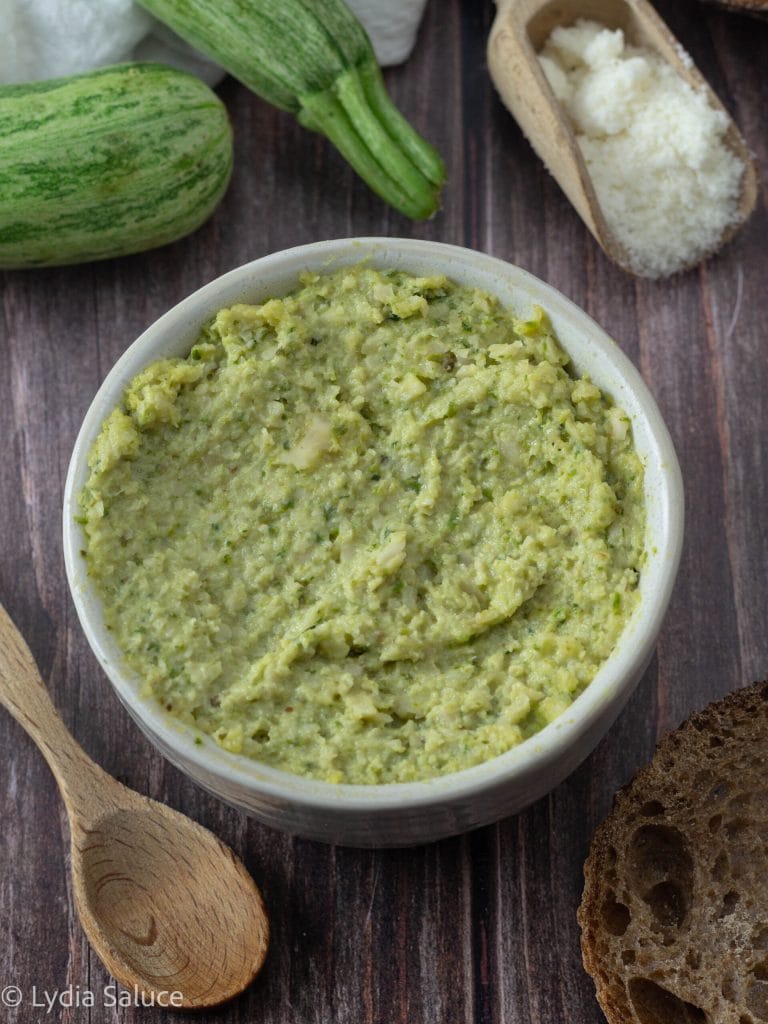 Crema de Calabacines, Almendras y Albahaca