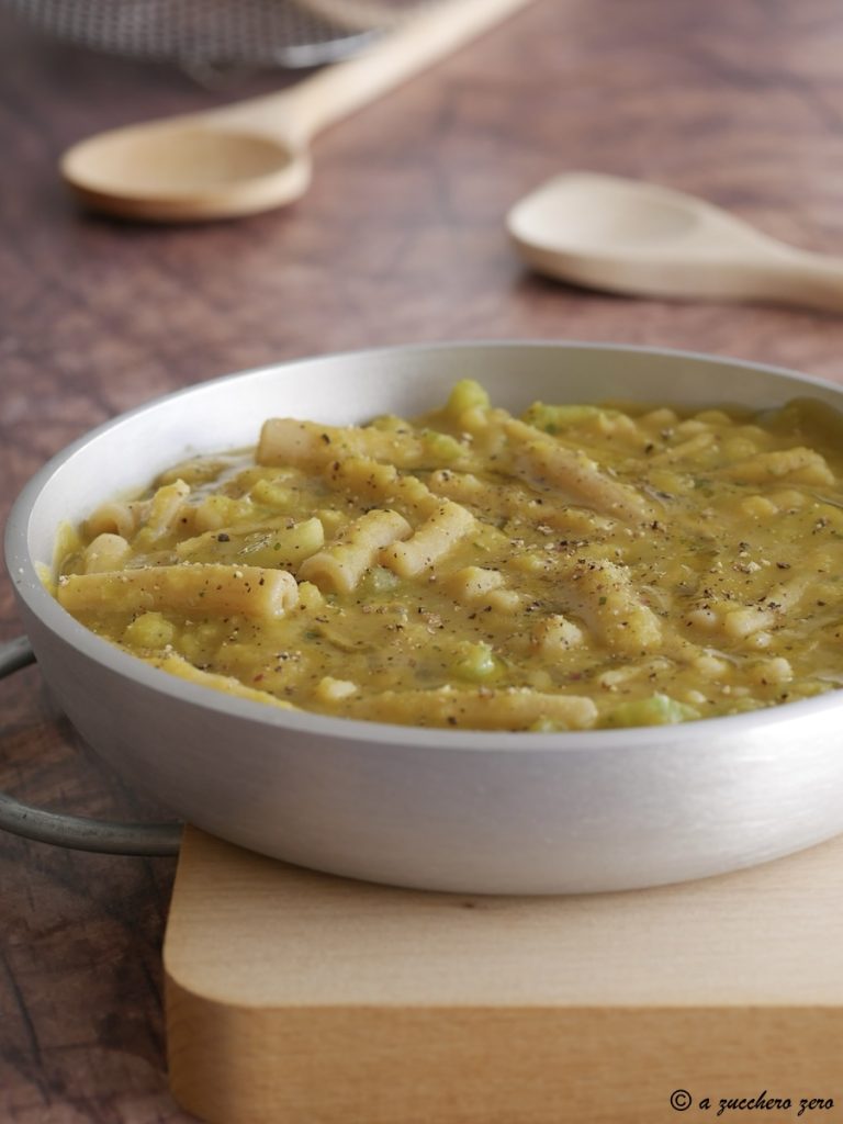 Crema de guisantes y calabaza con pasta i