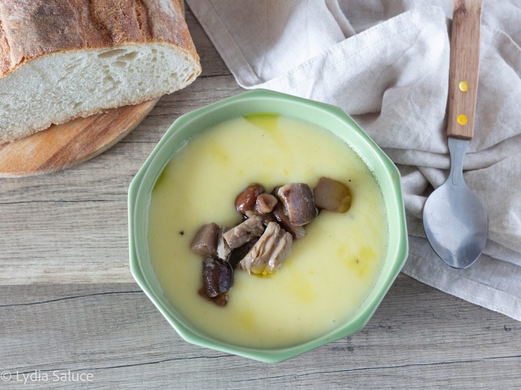 crema de patatas y puerros con champiñones
