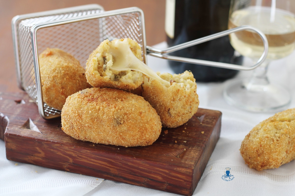 Croquetas de arroz con corazón fundente