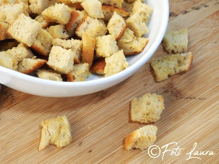 Crostini al microondas: truco rápido para un tentempié crujiente y delicioso