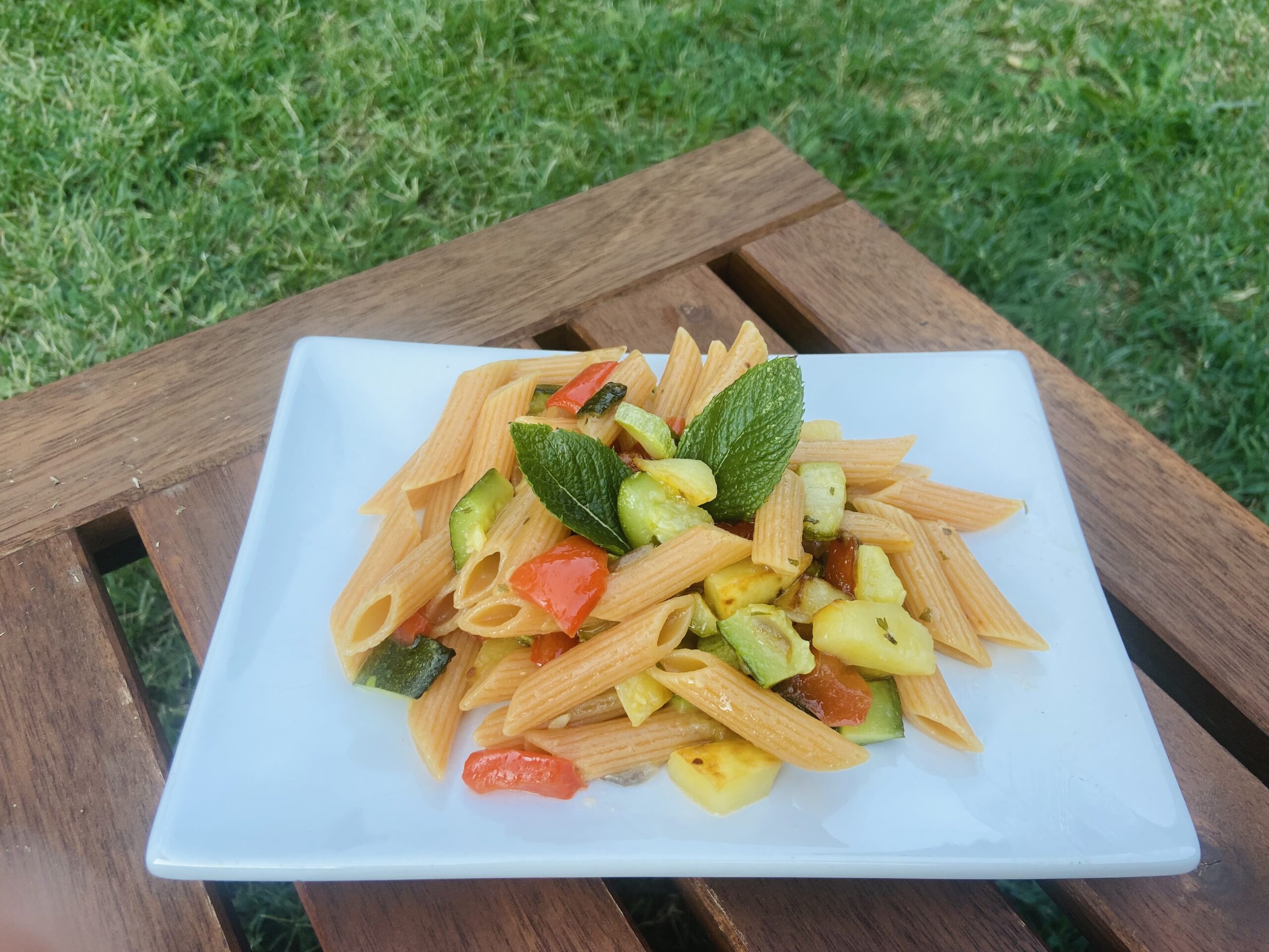 Pasta de lentejas a la jardinera
