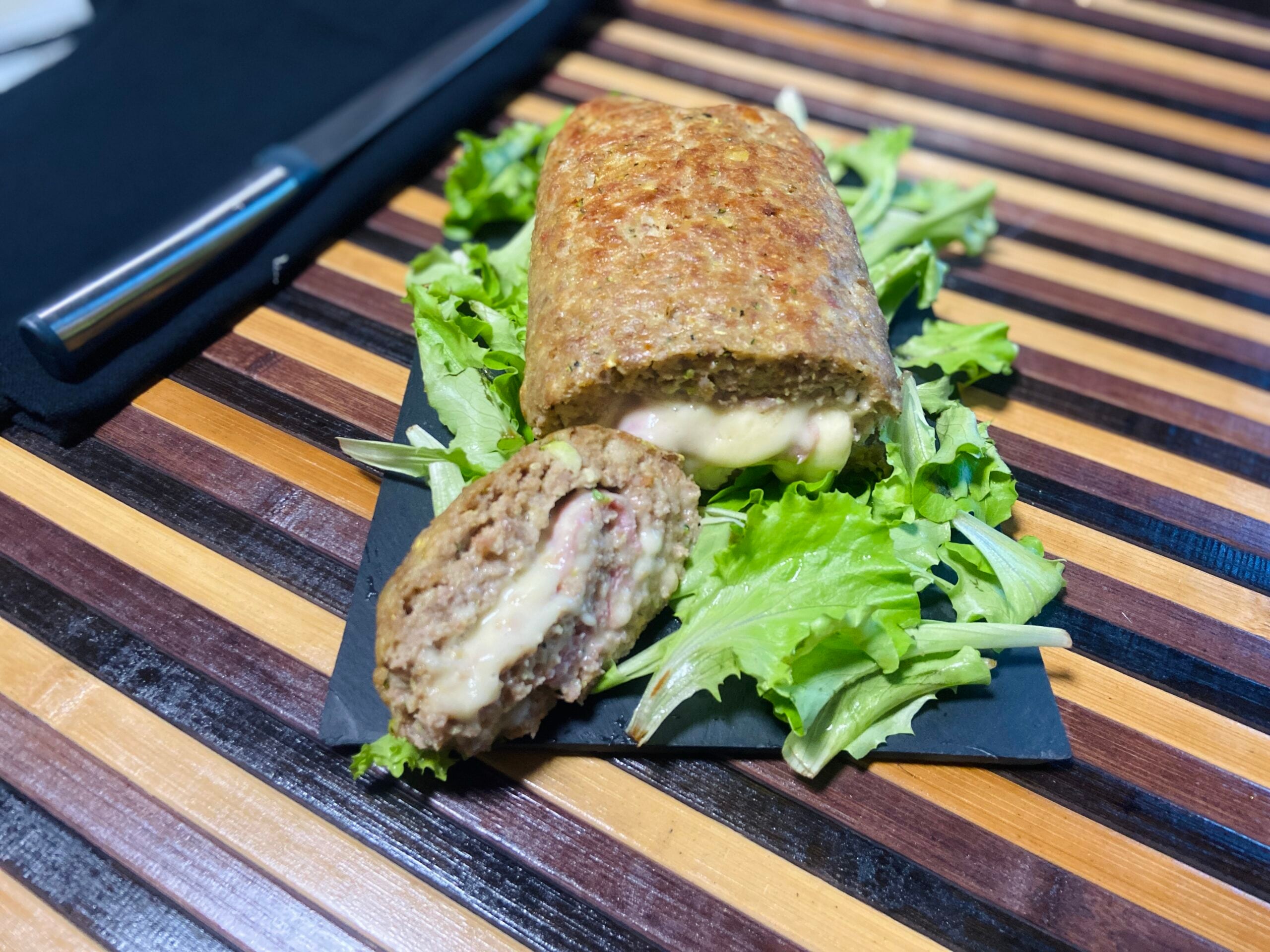 Rollo de carne con jamón y calabacines