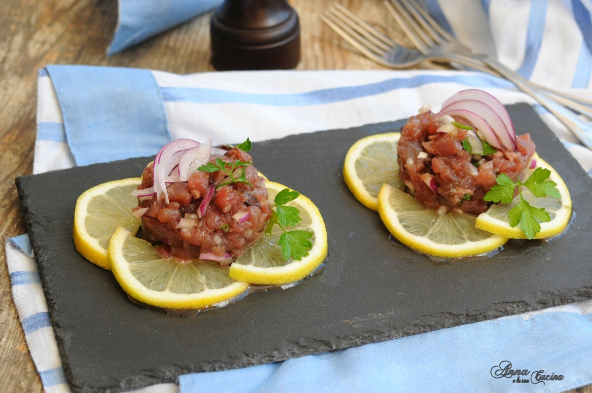 Tartar de atún con cebolla