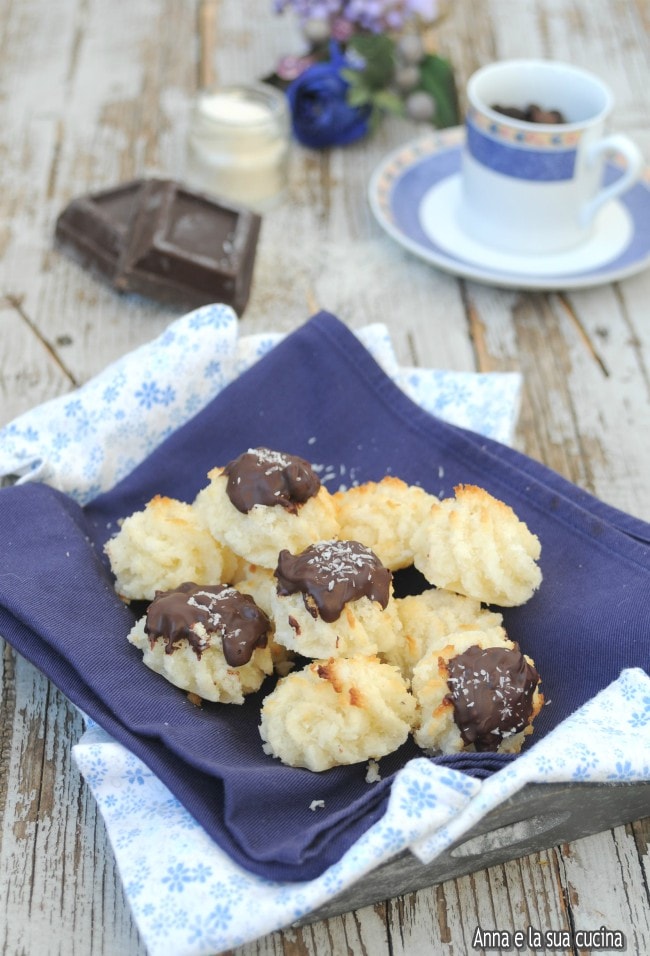 Galletas de coco con y sin chocolate