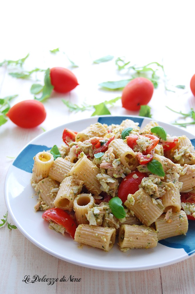 ensalada de pasta con hierbas aromáticas