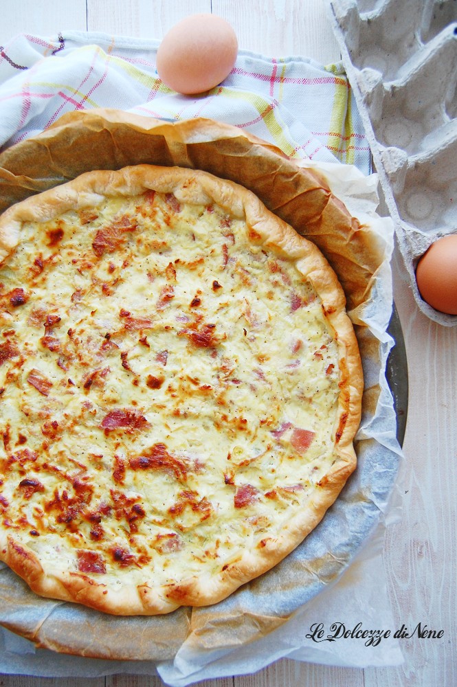 tarta salada con speck y cebollitas