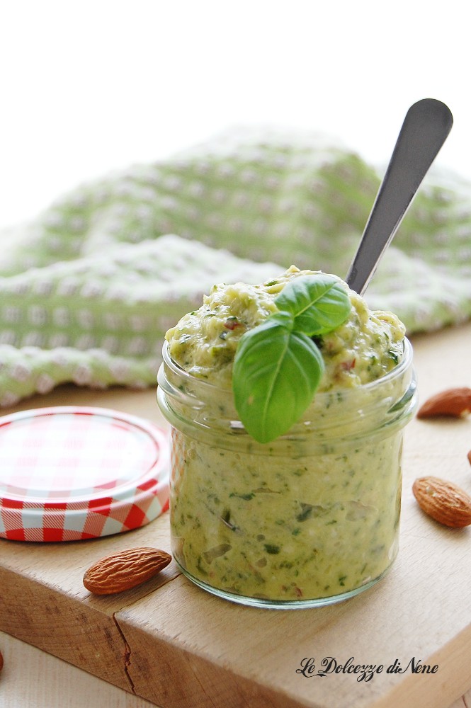 Pesto de calabacín con albahaca