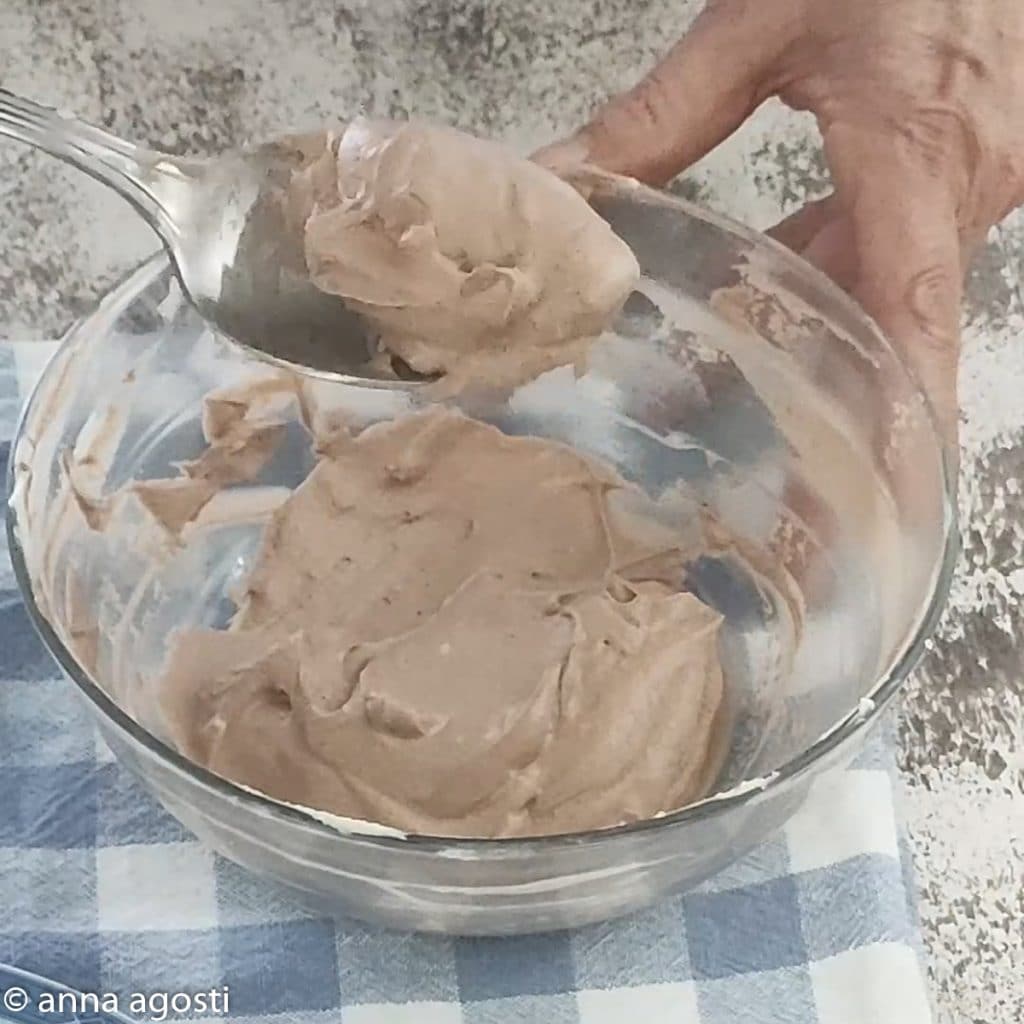 Dulces con Pavesini al café y Nesquik