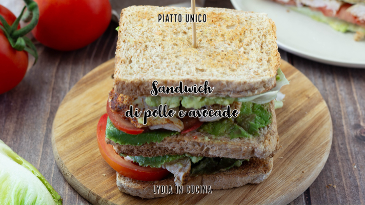 Sándwich de pollo y aguacate
