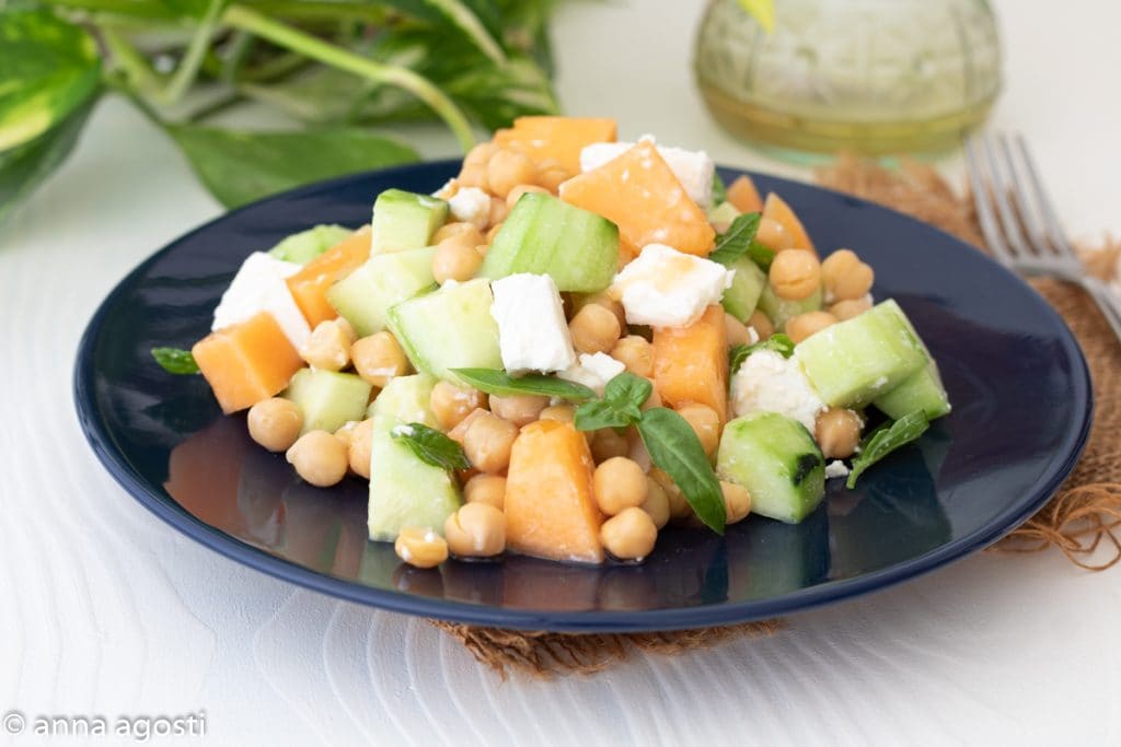 Ensalada de Garbanzos, Melón, Feta y Pepinos