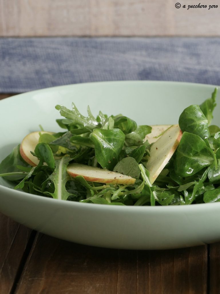 Ensalada de canónigos y rúcula con manzana