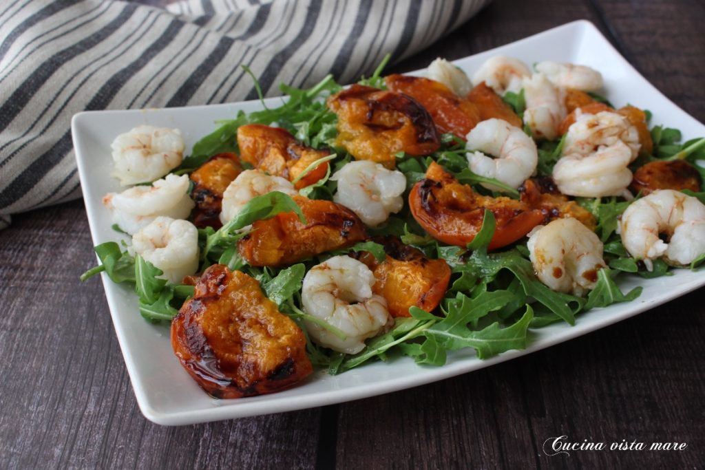 Ensalada de gambas y albaricoques Cocina vista al mar