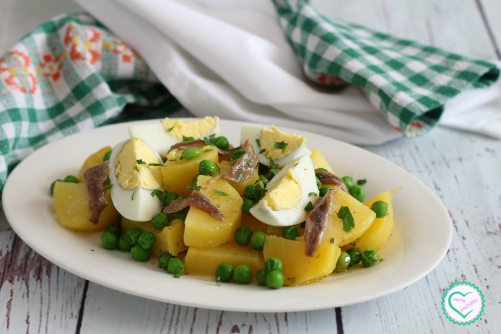 ensalada patatas huevos guisantes