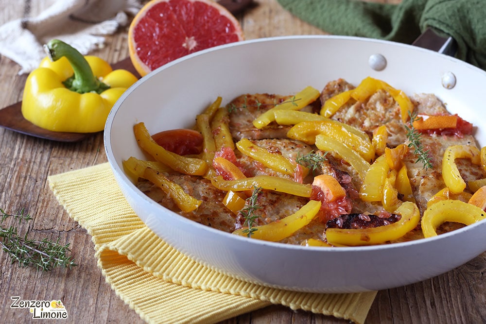 Escalopines con pimientos y pomelo