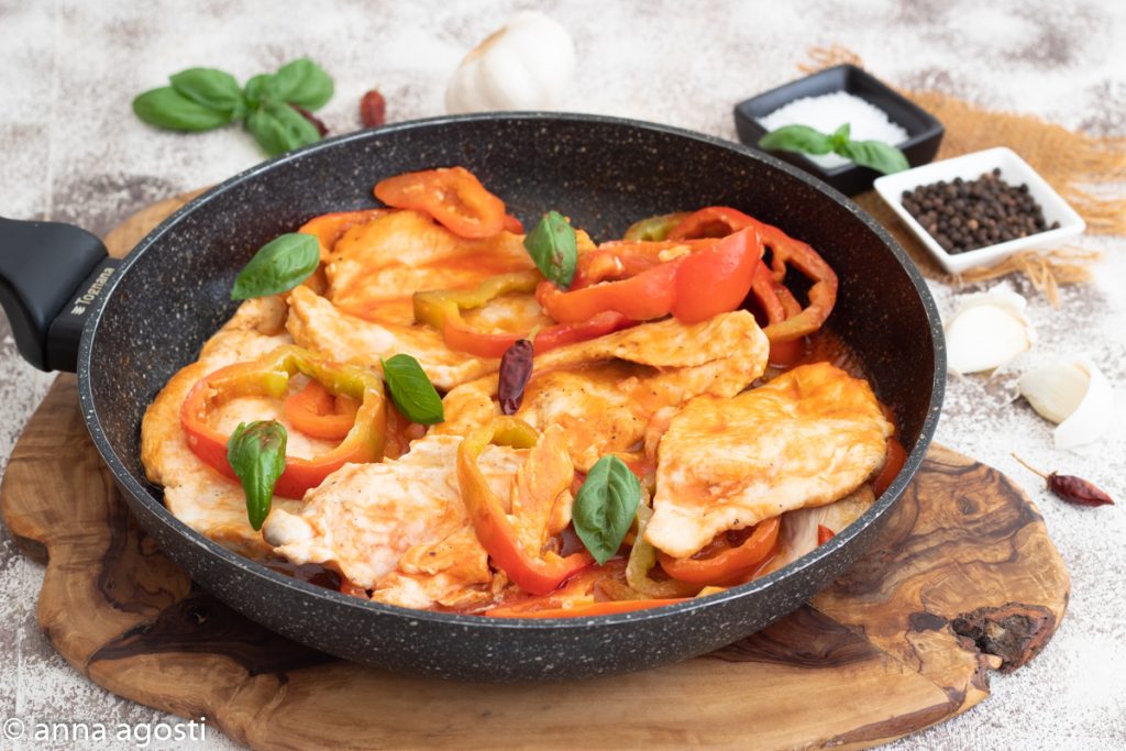 Escalopines de pollo con pimientos