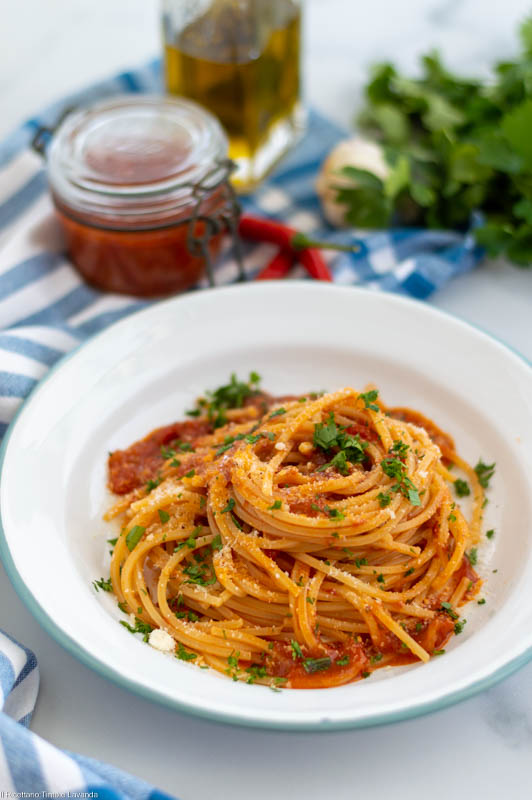 Espaguetis con tomate