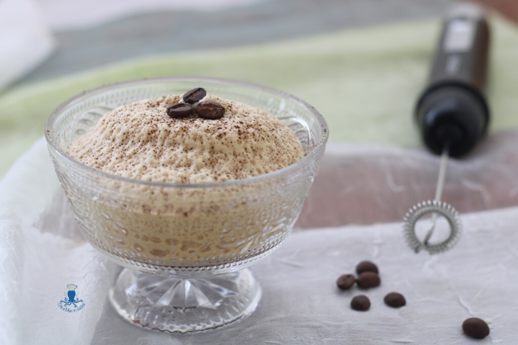 Espuma de café con el espumador de leche