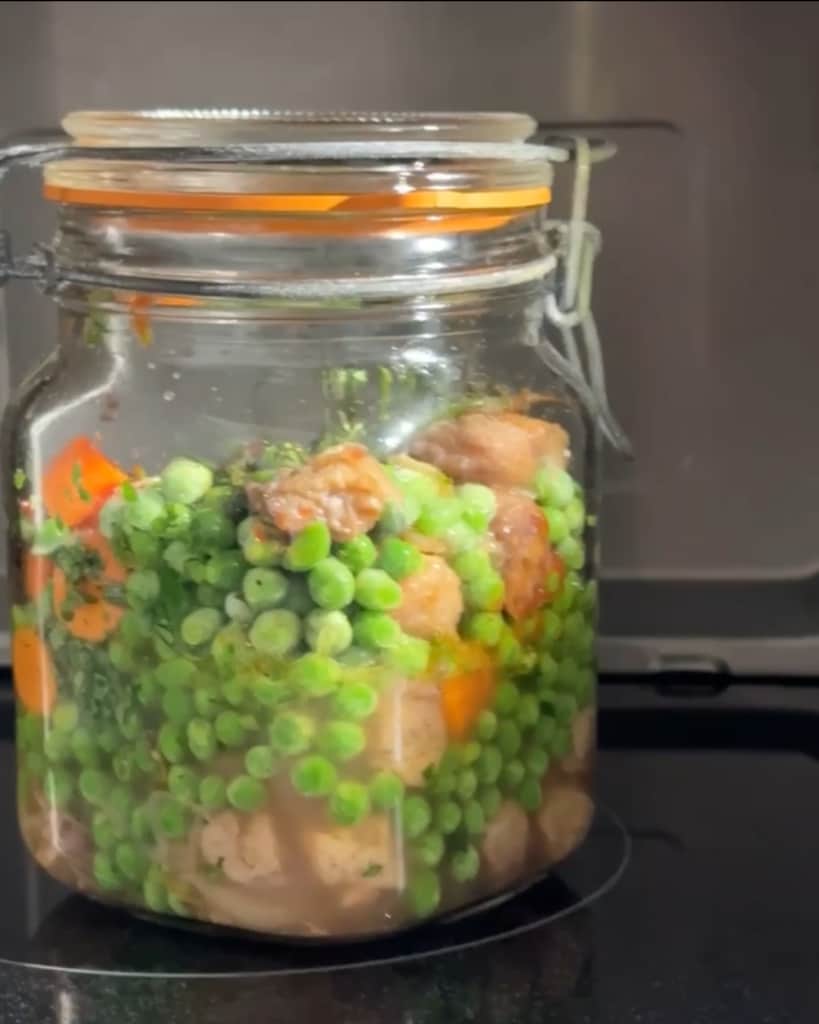 estofado vegano cocido en tarro al microondas