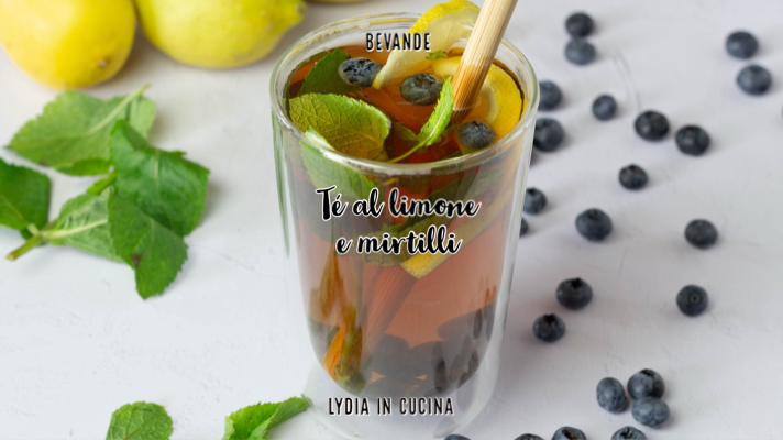 Té de limón y arándanos