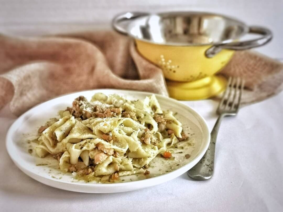 PAPPARDELLE AL RAGÚ BLANCO DE CONEJO