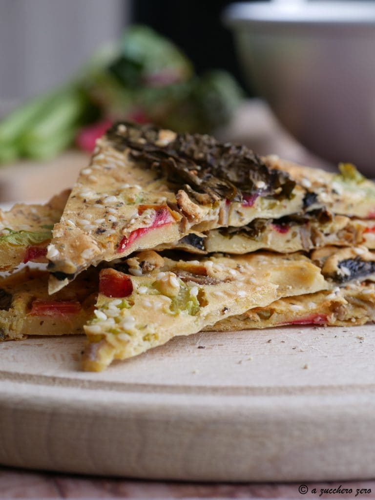 Focaccia de harina de garbanzos y verduras