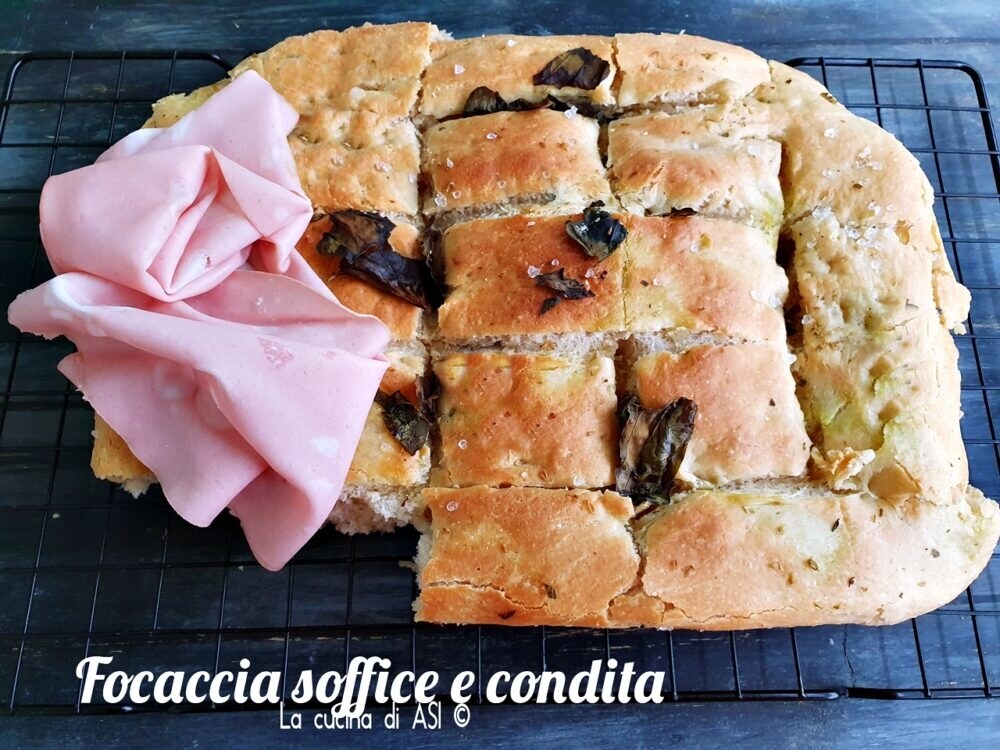 FOCACCIA SUAVE Y CONDIMENTADA