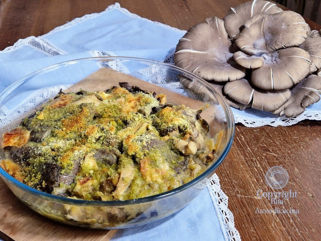 Pastel con setas pleurotus