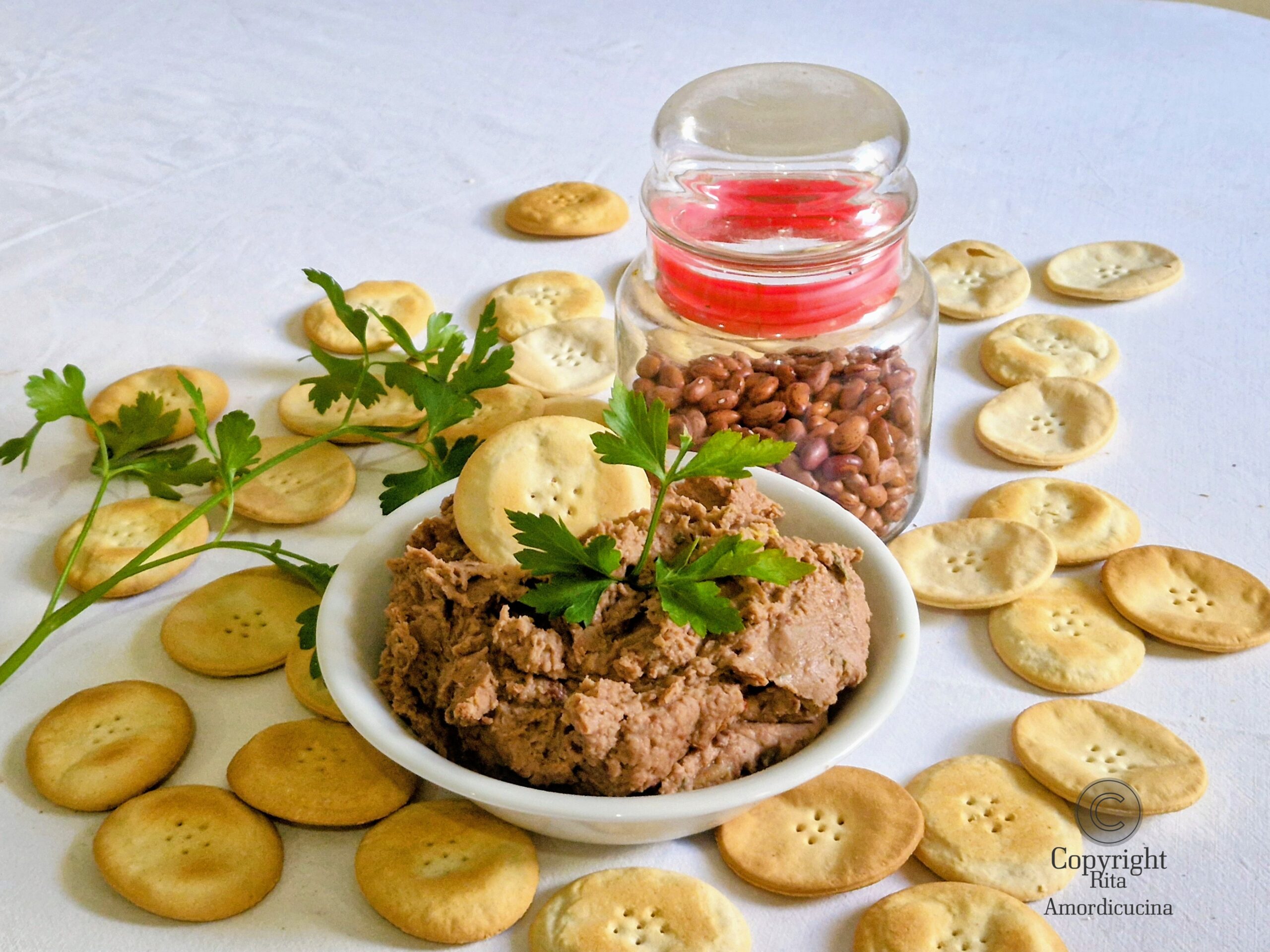Hummus de frijoles o Bigilla