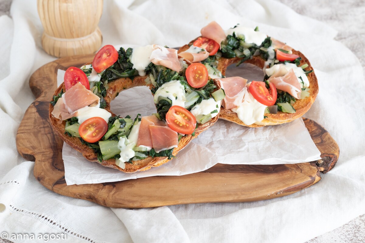 Friselle achicoria y jamón serrano