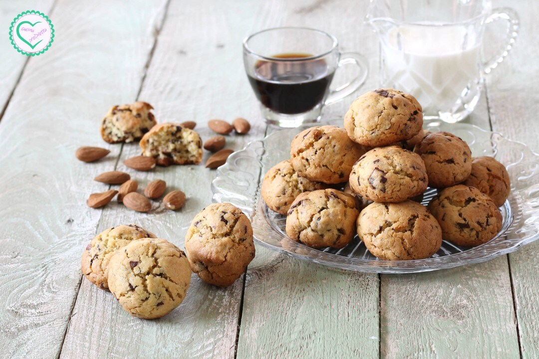 Galletas de chocolate y almendras