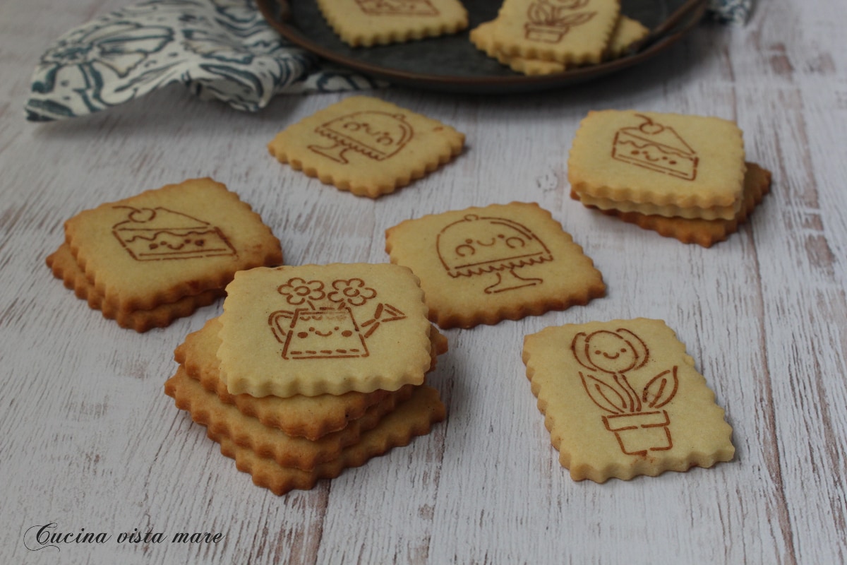 Galletas de masa quebrada decoradas