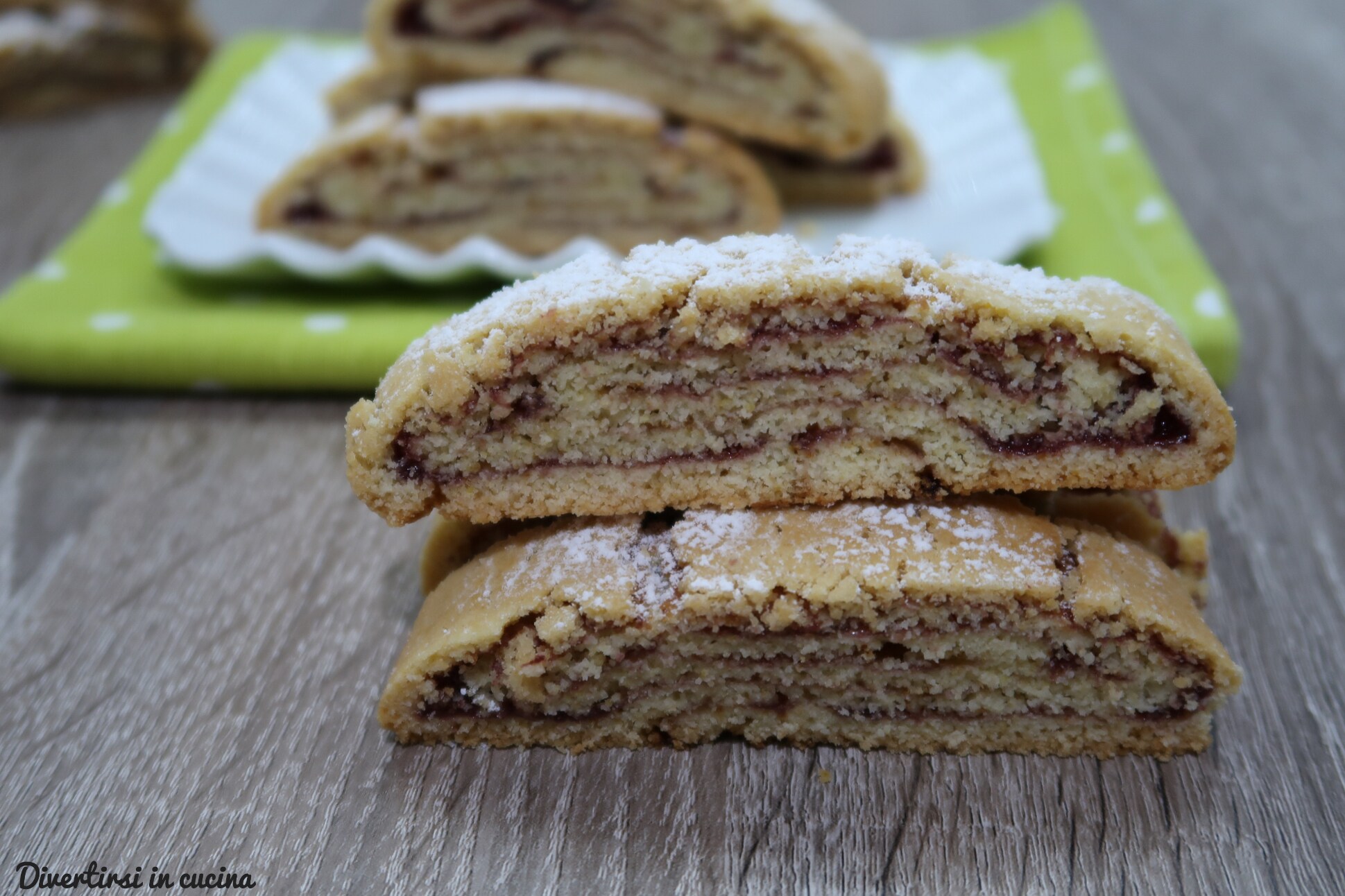 Galletas enrolladas con mermelada