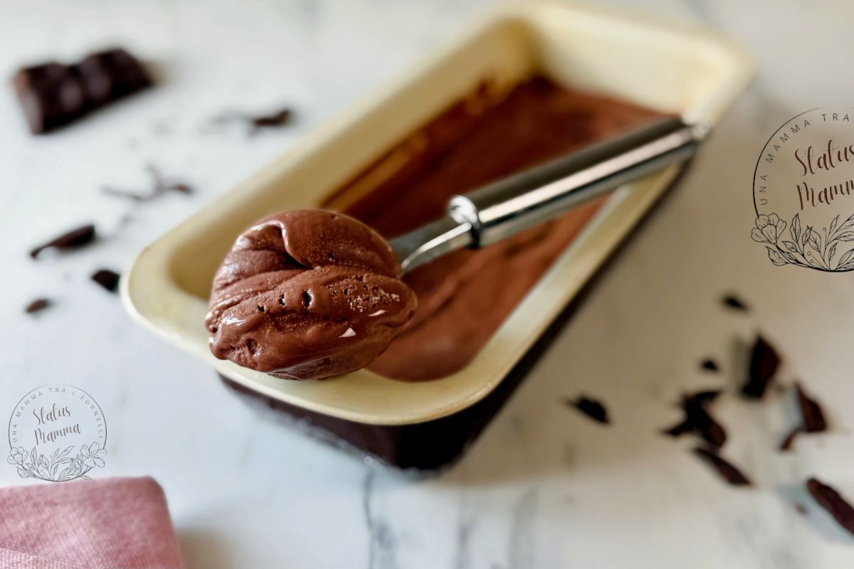 Helado de Chocolate Negro Sin Huevo: Cremoso, Fácil y Perfecto para el Verano
