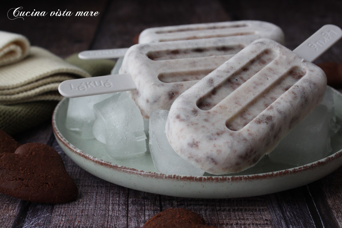 Helados de yogur y galletas