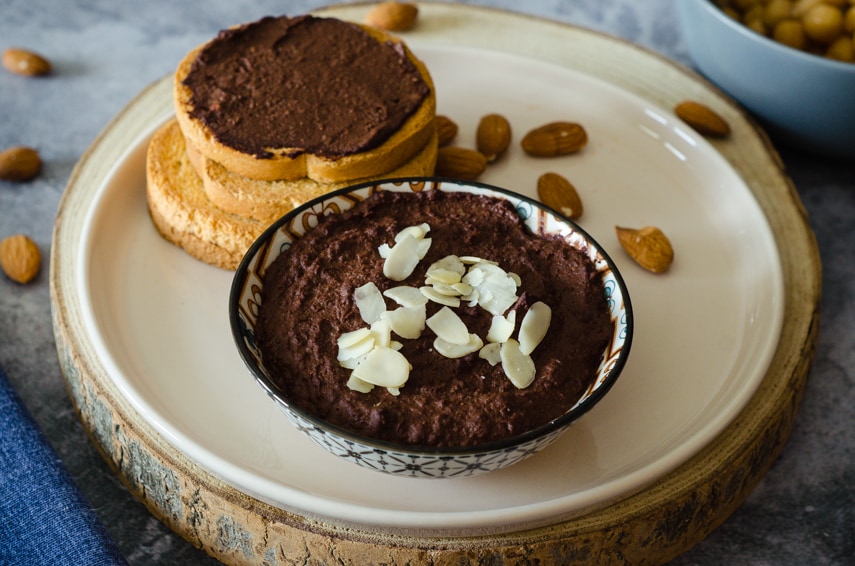 Hummus dulce de chocolate, una crema para untar proteica y deliciosa
