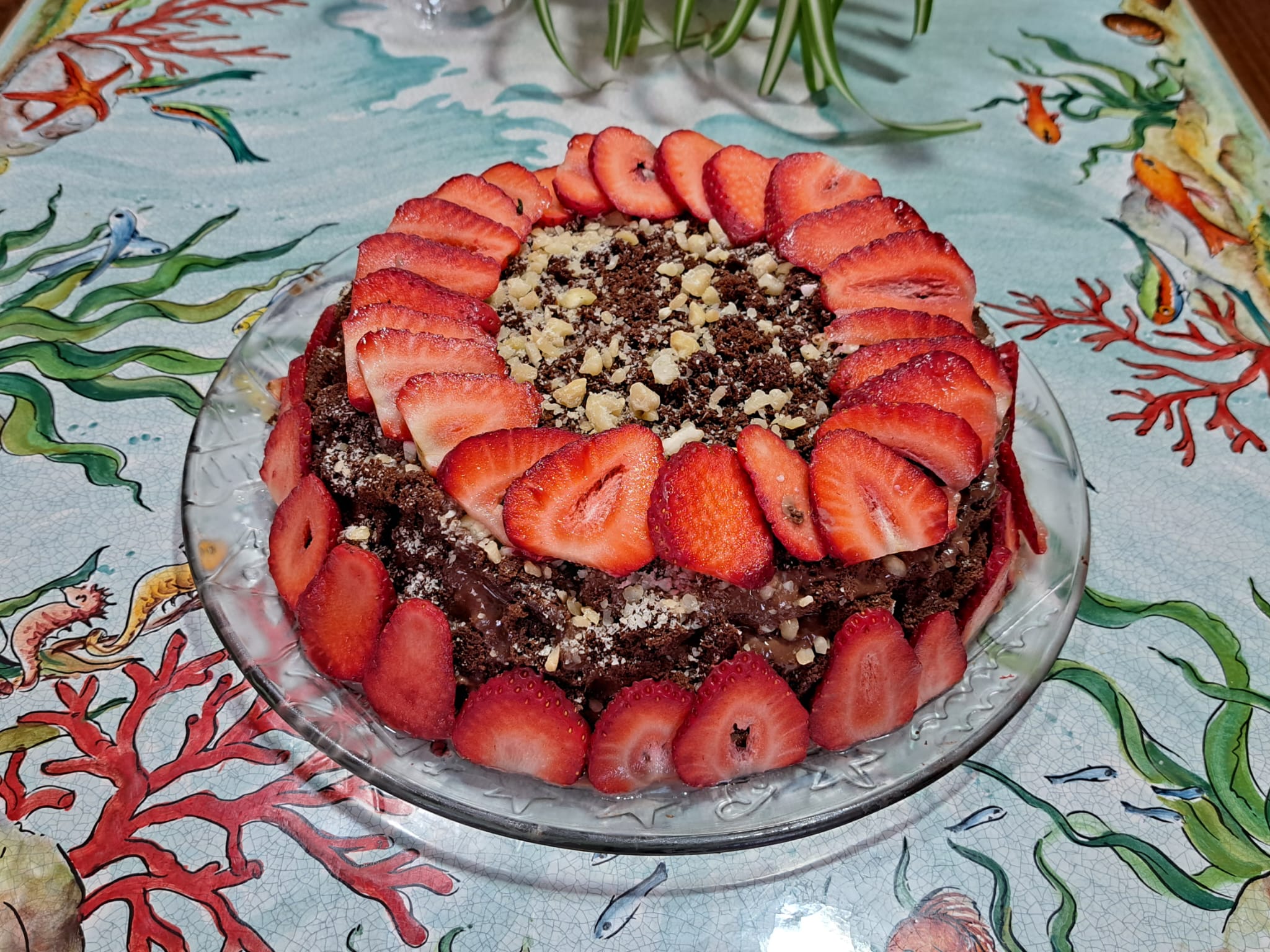 Tarta de chocolate negro y fresas