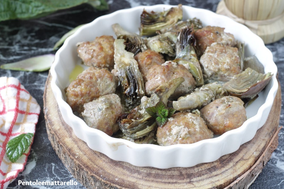 Albóndigas con alcachofas al horno