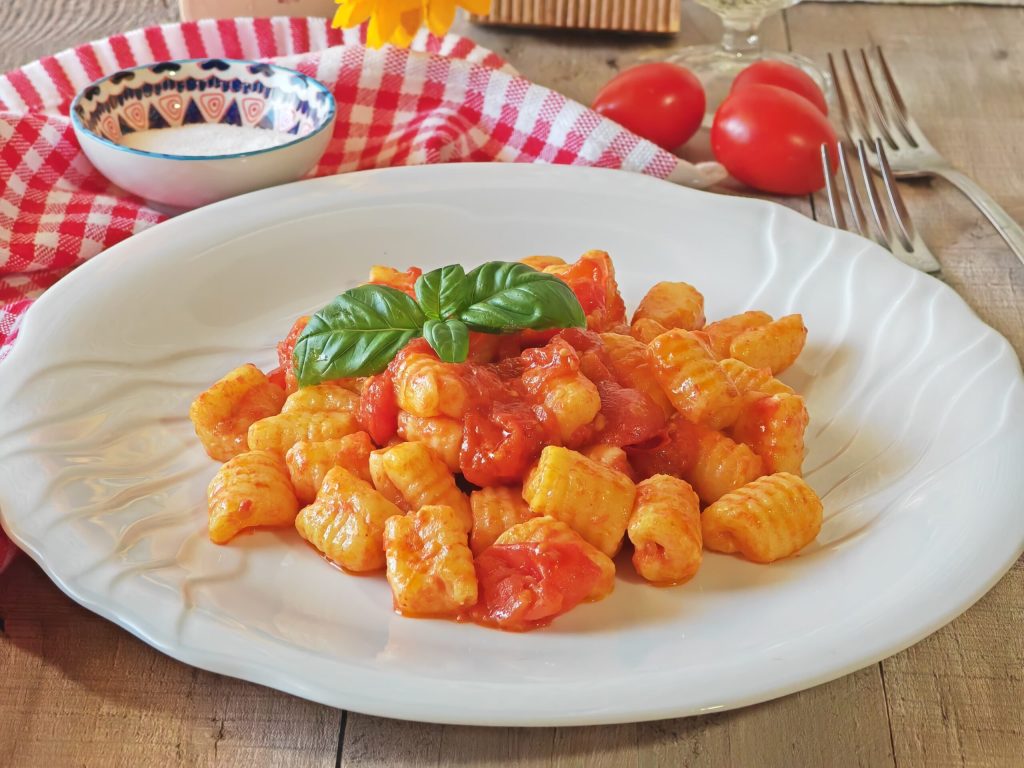 Ñoquis de ricotta con salsa