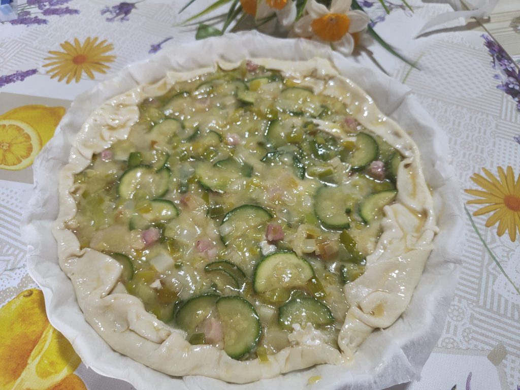 Tarta salada calabacines puerros panceta