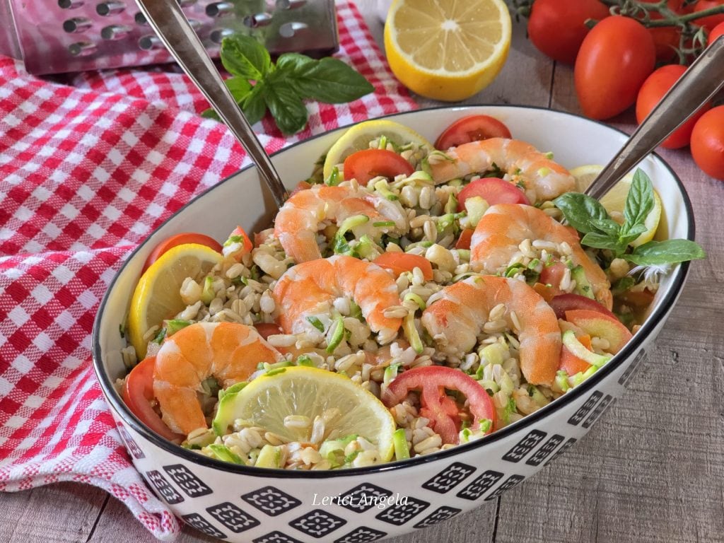Ensalada de espelta con gambas y calabacines
