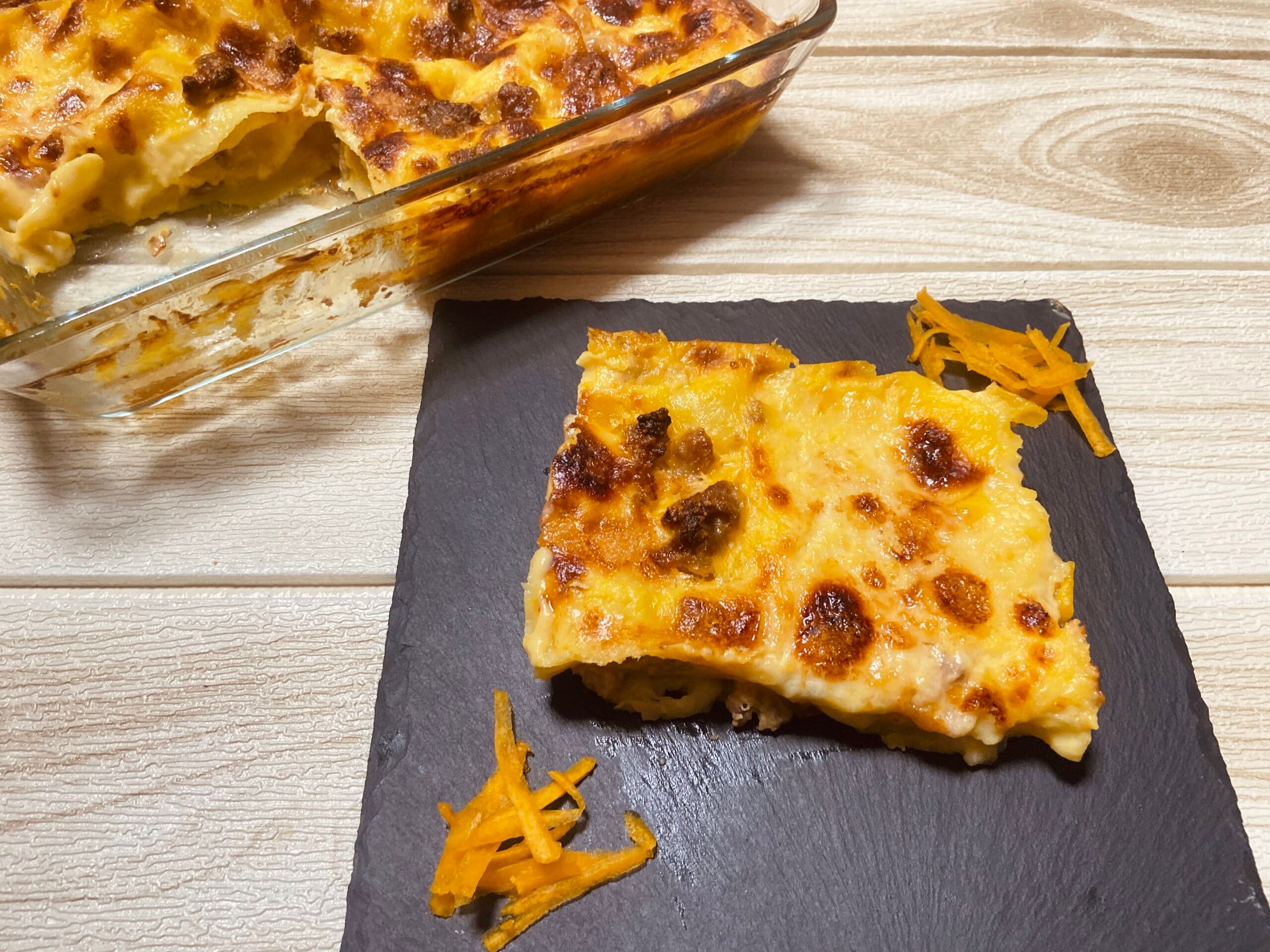 Lasañas con crema de calabaza y salchicha