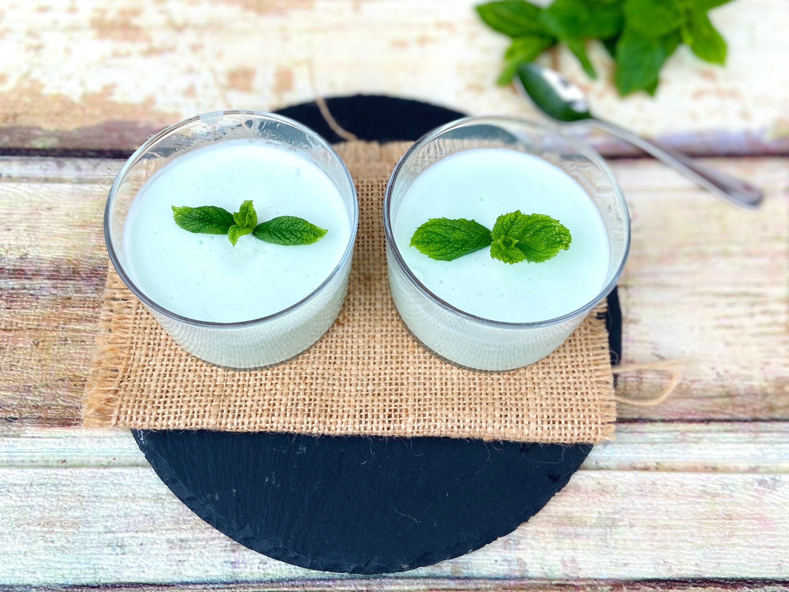 Crema de leche y menta