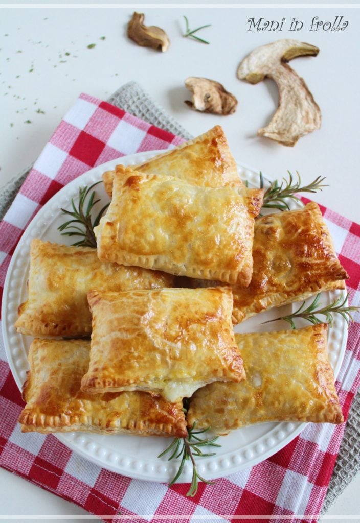 Pañuelos de champiñones, salchicha y queso