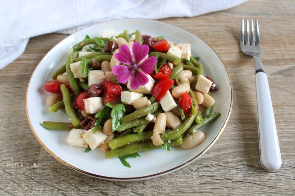 Ensalada con judías verdes feta y tomatitos cherry