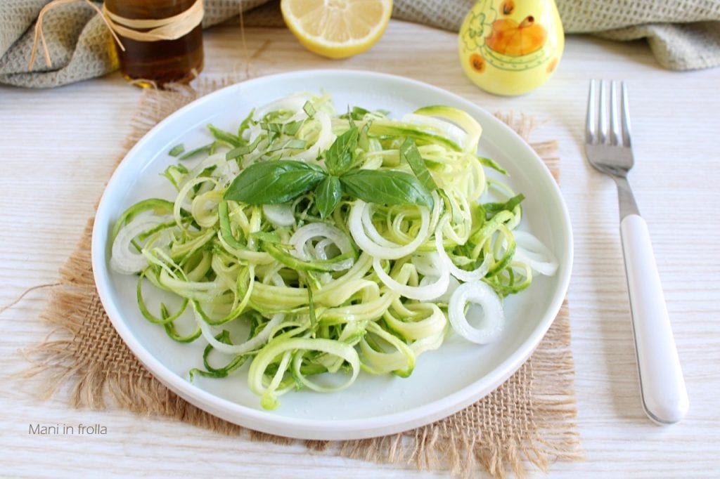 Ensalada de Calabacines crudos con cebolla de Tropea